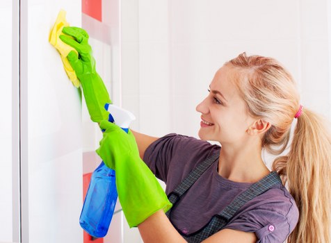 Commercial office cleaning service in Pimlico with tidy workspaces and polished surfaces